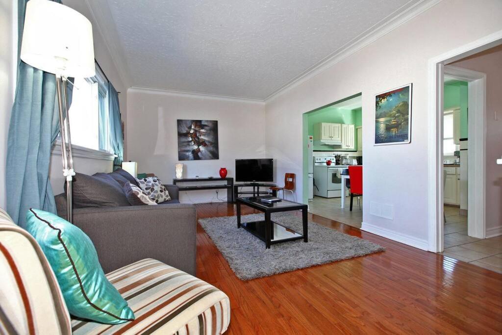 Niagara Skyline Park And Walk To The Falls & Wonderful Free Breakfast Deliverd Daily To The Rental Exterior photo