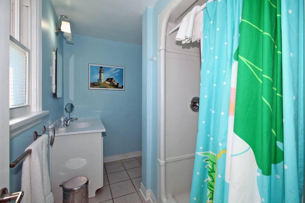 Niagara Skyline Park And Walk To The Falls & Wonderful Free Breakfast Deliverd Daily To The Rental Exterior photo