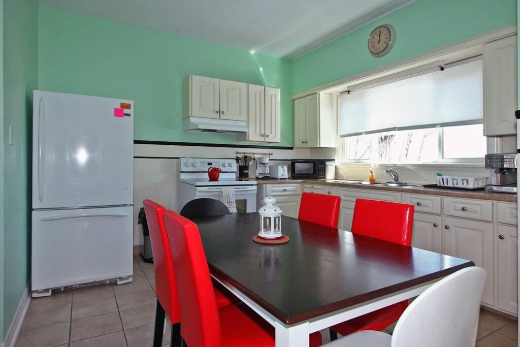 Niagara Skyline Park And Walk To The Falls & Wonderful Free Breakfast Deliverd Daily To The Rental Exterior photo